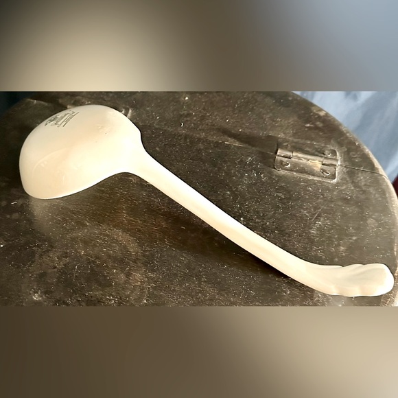 *Rare Find* Mason’s “Christmas Village” Ironware Soup Tureen & Ladle 1983-2013 - Picture 13 of 14